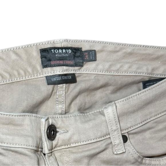 Torrid Boyfriend Straight Mid-Rise Jean - Picture 3 of 5